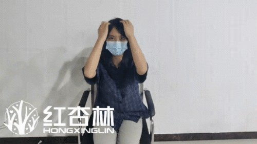 長沙紅杏林老師展示推膀胱經的手法 長沙紅杏林老師展示推膀胱經的手法