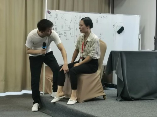 紅杏林中醫(yī)親手教學(xué)員找穴位 紅杏林中醫(yī)親手教學(xué)員找穴位