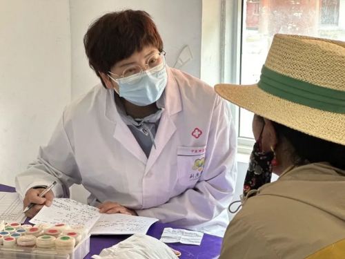 李末兒老師藏族義診 李末兒老師藏族義診