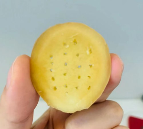 姜片上穿刺數孔 姜片上穿刺數孔